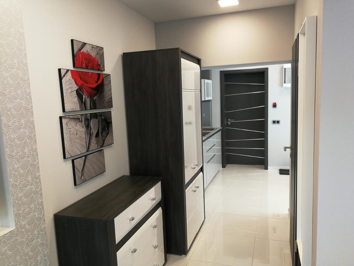 Aqua Solar Apartmanhaz Miskolc Exterior foto