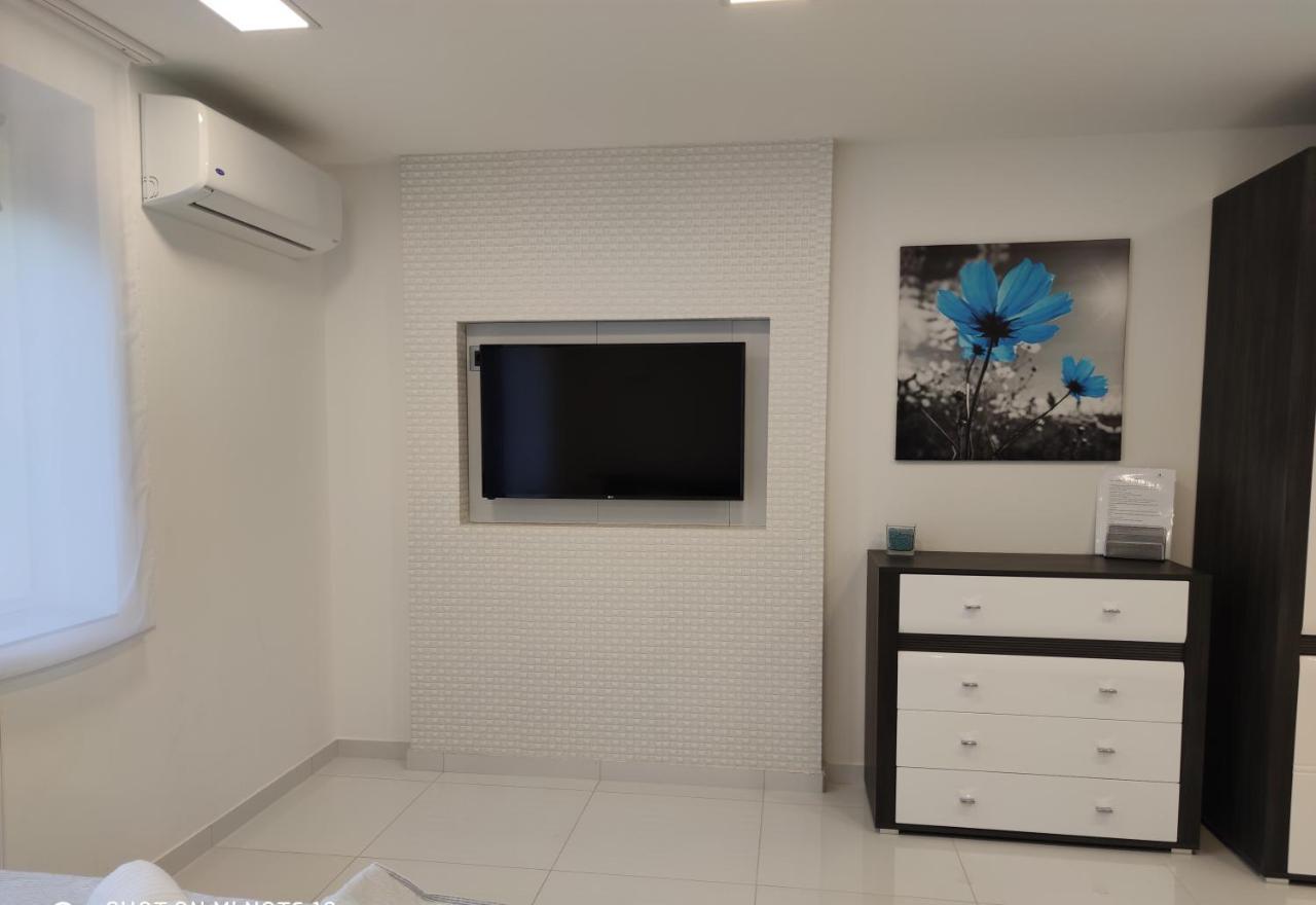 Aqua Solar Apartmanhaz Miskolc Exterior foto